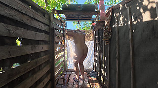 Outdoor Shower Couple