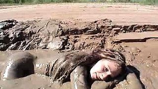 Amateur hottie fucked outdoor in public