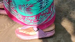 Bengali bhabhi outdoor douche hump enjoy