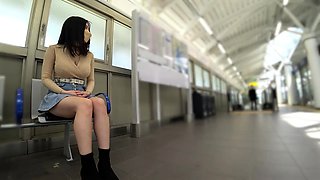 ★顔出し★【着衣：デニムミニスカ】ピッチ