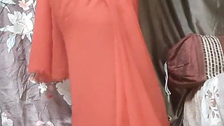 Red saree mai desi sexy marathi bhabhi