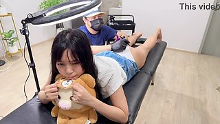 Cute babe seduce her tattoo artist while horny