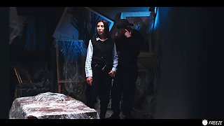 Female Security Girl Tricked Into Giving Handjob - Italian Babe Time Stop Freeze Porn With Freeuse Fantasy, Sam Bourne And Layla Scarlett