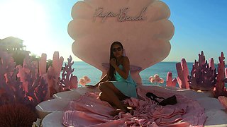 Big butt Thai girlfriend hardcore anal