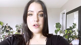 Big boob brunette masturbates on webcam