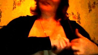 Mature Russian Amateur Irina Shows Off on Webcam
