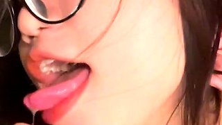 Pussy close up by slutty teen on cam