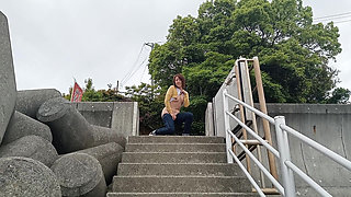 Outdoor Exposure in Ultra-low-rise Jeans