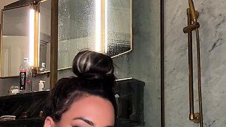 Busty Luna Star Masturbates and Shows All in the Bath