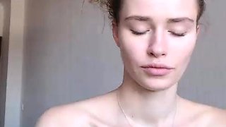 Brunette Solo Webcam Masturbation