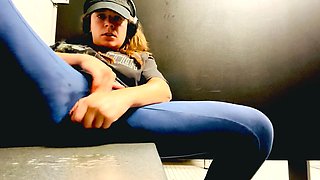 Naughty Maddie4daddie squirts after teasing herself in the gym changing room