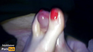 My Girlfriend Masturbates Me with Her Soft Feet with Plenty of Cum Between Her Toes