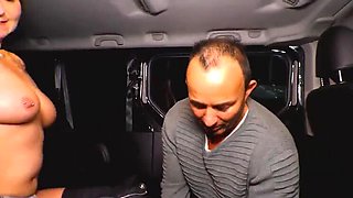 MILF Car Sex: Wild Pussy Licking & Fuck in Backseat