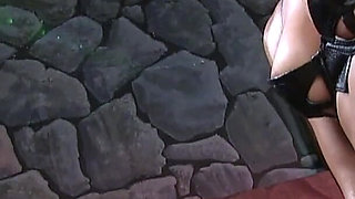 Muscle Mistress Pegging