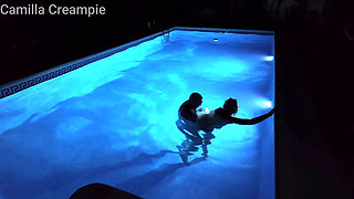 Night Time Fucking and Creampie in the Pool