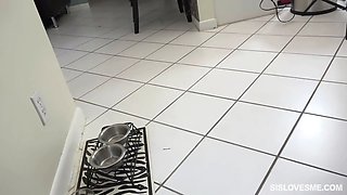 Thick stepsis gets stuck and screwed