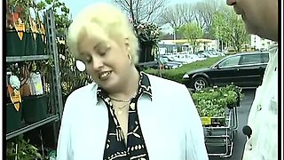 Bbw Stepmom Picked Up For Her First Anal