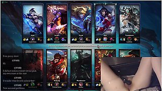 Gamer Girl And Deutsche Amateure In Egirl Masturbates While Playing League Of Legends