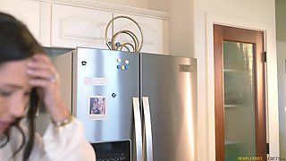 Lexie Cummings' Curvy Mature Passion in a Blonde Heat