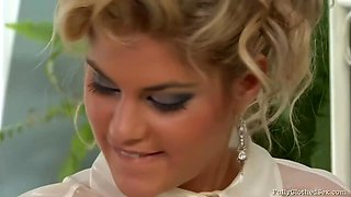 Blonde Bedroom Gardener: Valentina & Federica