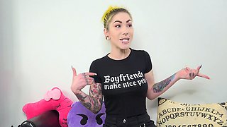 Hot amateur blonde pregnant toying her pussy solo