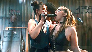 Rough-fingering, lesbian-orgy, rough-fisting