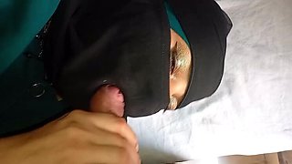 Indian Muslim Girl Dearshivani Face Fuck & Cum Swallowing Blowjob