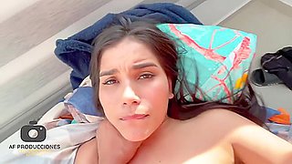 Engano A Mi Hermanastra Y Me Hago Pasar Por Su Novio Para Terminar Follandola Muy Rico Y Se Corre