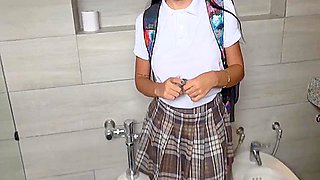 Profesor Y Su Estudiante Entran Al Bano Del Colegio A Coger 17 Min