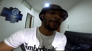 In english, vlogger, behind the scenes