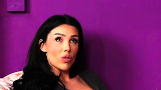 LadyVoyeurs Kiki Jealous Sister