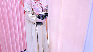 Maid Trapped by Employer Recorded on Video While Changing Clothes in the Toilet