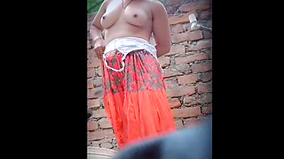 Hot Mms Hot Video Becomes Viral While Taking a Bath, Bhabhi's Hot Sexy Video Hot Sexy Boobs