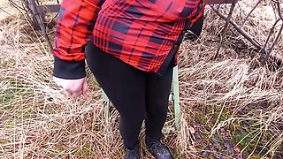 Breasts at the hunting stand beat violently red and swell