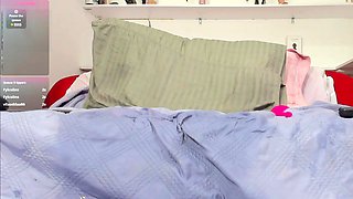 Sultry beauty captivates with daring chat passion in thrilling intimate play