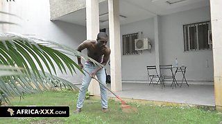 Precious and Temptation's pussy lick scene