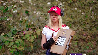 Vivian Lola is a  Brazilian slut who started working as a pizza delivery girl. On one of her first deliveries, she had to take a pizza to the Inka Mansion. But when she arrived, something very unexpected happened. She was greeted by seven guys with obviou
