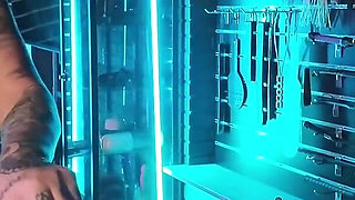 Pretty Sub Gets Electric