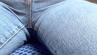 Excited to Get Home? Haha at Least I Found a Way to Take the Stress Away in the Bus