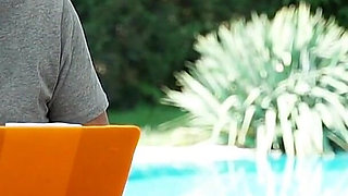 21 SEXTREME - Chelsea Sun Gets Dicked Down By The Pool