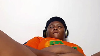 Horny BBW Gushing Squirting Pussy Play