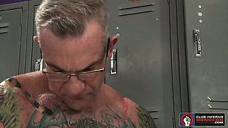 Trent Bloom gets double fisted by tattooed daddy Cory Jay