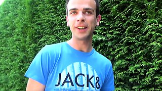 Hot brunette in hardcore fucking in threesome