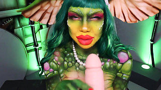 Gremlins  Monster Stepmommy Loves U!! Greta Cosplay