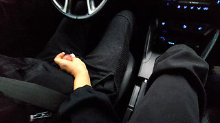 Amateur MILF Gives a Handjob to a Taxi Driver and Teases Him in the Car