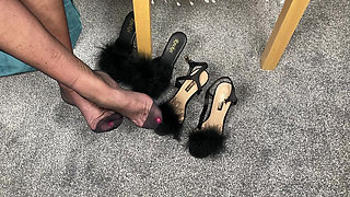 Mrs Mature Feet Wearing Classic Ff Stockings