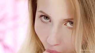 Anna Di's shaved teen pussy (18+) sex by WOW Girls