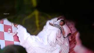 Horny fat arab housewife fingered on amateur hidden cam