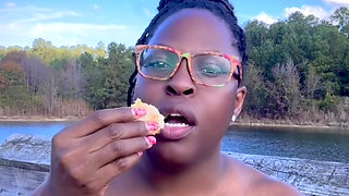 MATURE EBONY COUGAR MAKING FETISH CONTENT OUTSIDE PT 3