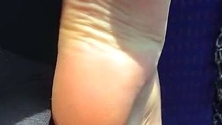 Romy Feet aka romyfeet OnlyFans - J’enlve mes chaussures